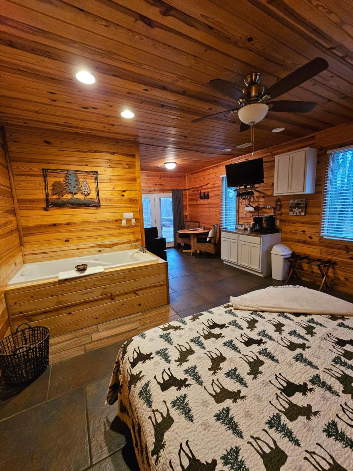 Deluxe King Studio