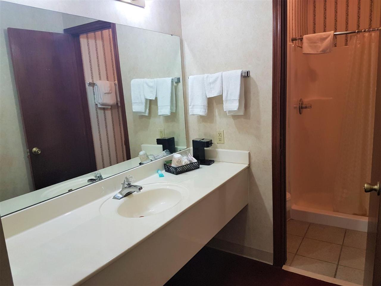 Deluxe King Room with Spa Bath