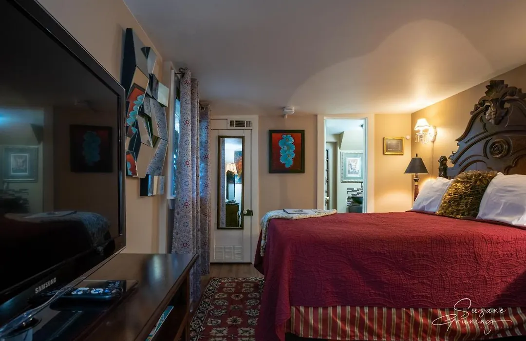 Red Bud Manor Inn-1