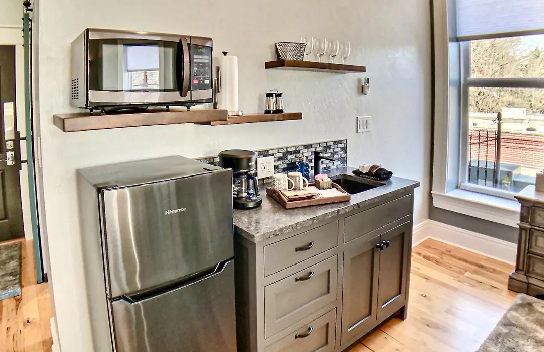 Rock House Suites - South Side Suite-1