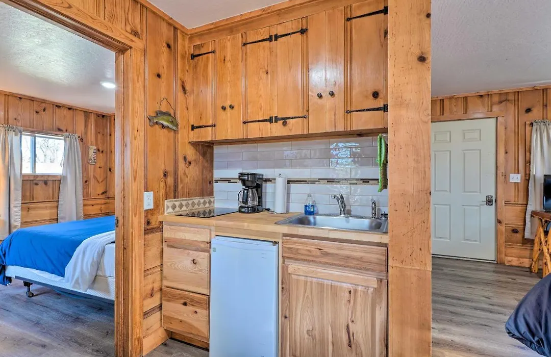 Eureka Springs Vacation Rental - Pet Friendly-1