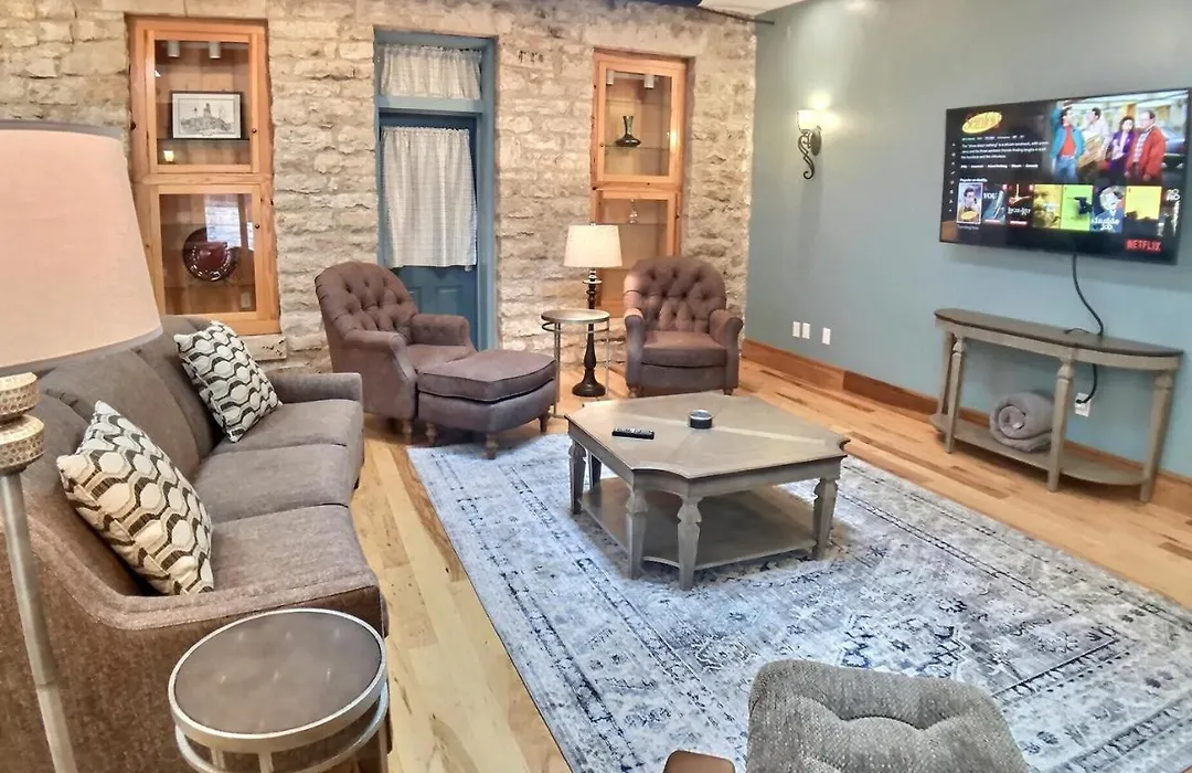 Rock House Suites - Cave Side Suite-1