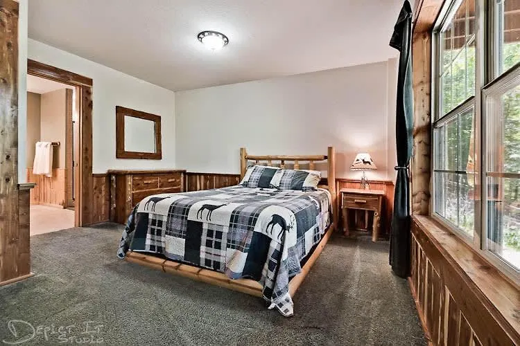 Cabin In The Woods Wifi 2 Story-1