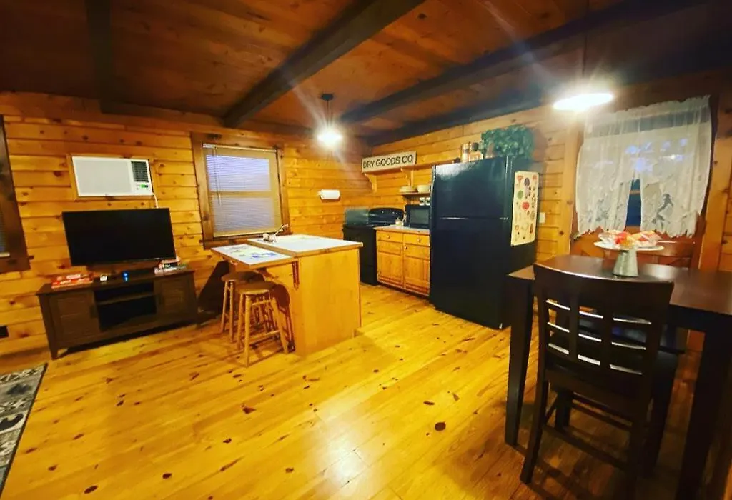 Cozy Cabin At Bear Mountain Log Cabins-1