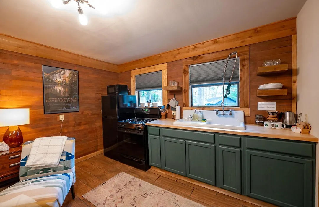 Dog‑Friendly Cabin W/ Trail-Hot Tub-Full Kitchen-1