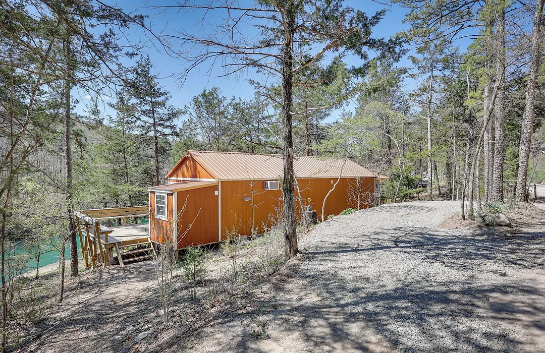 Cliffside Eureka Springs Cabin W/ Beaver Lake View-1