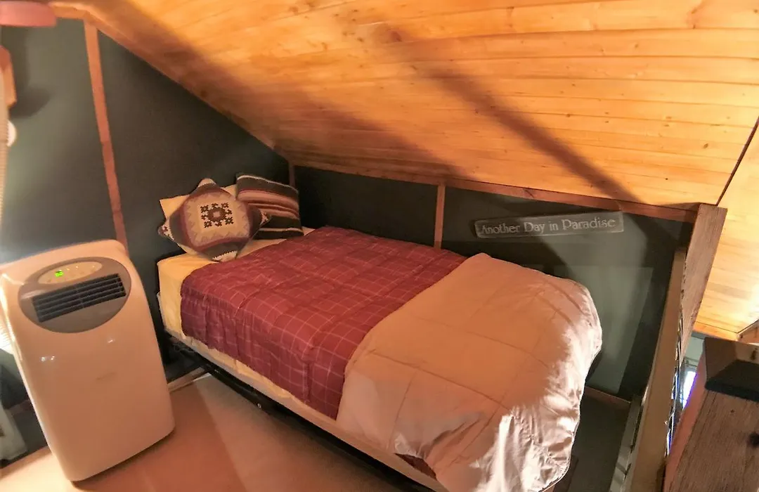 Hyde Hollow Cabin-1