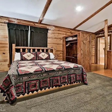 Secluded Cabin In The Woods! 1 Story-2