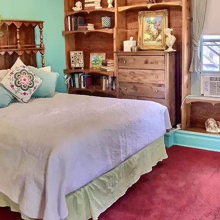 Piedmont House - Chantilly Suite-2