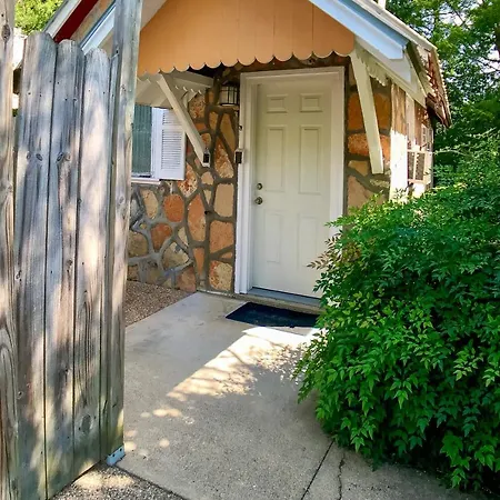 Oak Crest - The Napa Rock Cottage 07-2