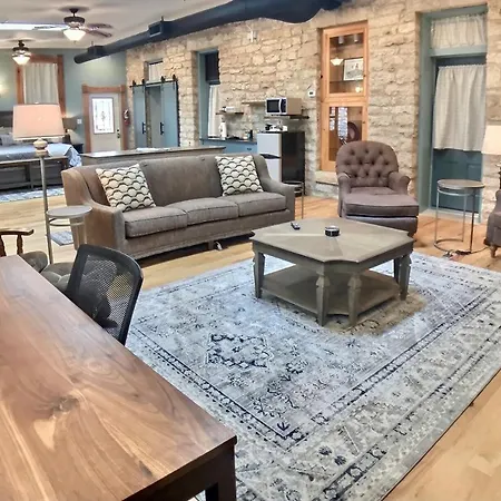 Rock House Suites - Cave Side Suite-3