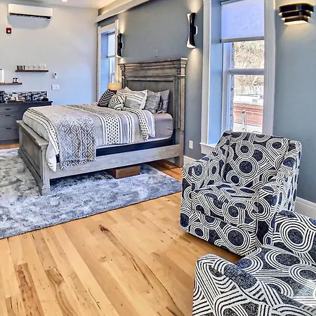 Rock House Suites - South Side Suite-3
