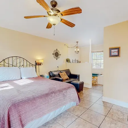 Oak Crest - The Tuscany Dream Rock Cottage 08-3
