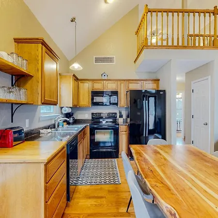 Lakeside Loft-3