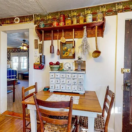 Mimosa Cottage-3