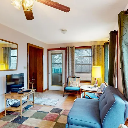 Pond Mountain - Hummingbird Suite-3