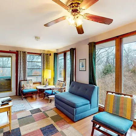 Pond Mountain - Hummingbird Suite-2