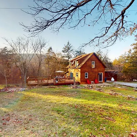 Wisteria Lane - The Farm House A-3