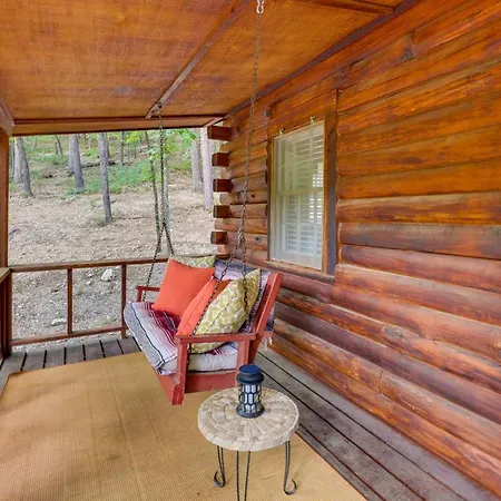 Romantic Eureka Springs Cabin With Fireplace!-2