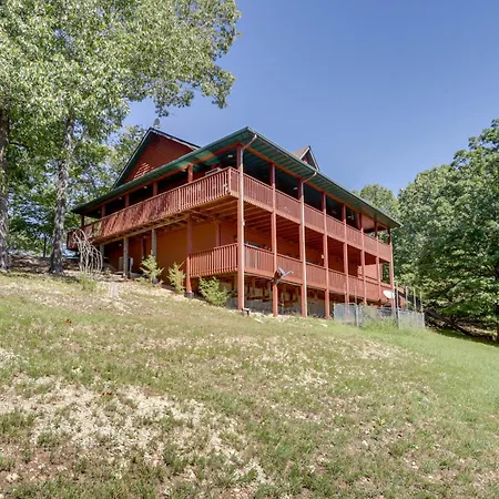 Beaver Lake Home W/ Game Room, Boat Slip & Views!-3
