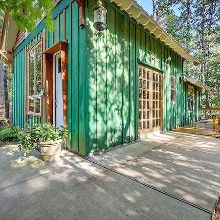 Pet-Friendly Eureka Springs Rental W/ Private Deck-3