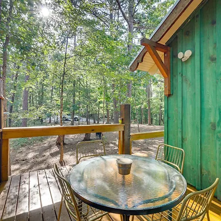 Pet-Friendly Eureka Springs Rental W/ Private Deck-2