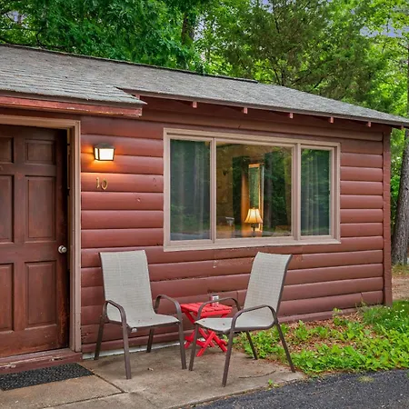 Tall Pines Inn-2