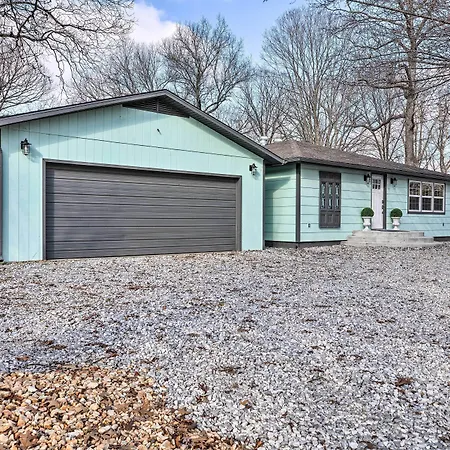 Outdoor Family Fun: Large Home By Beaver Lake!-3