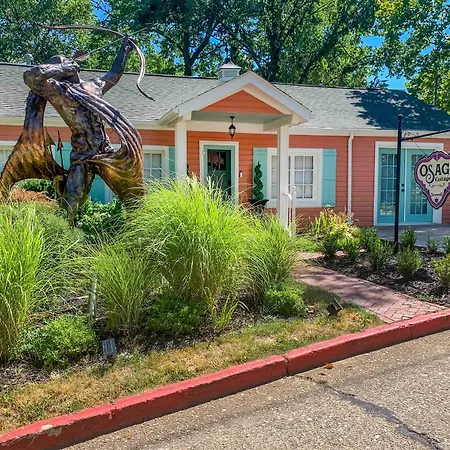 Eclectic 'Osage Cottage' In Historic District-2
