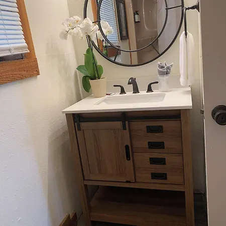 Airstream Retreat, Hot Tub, Sunset Deck & Trail-2
