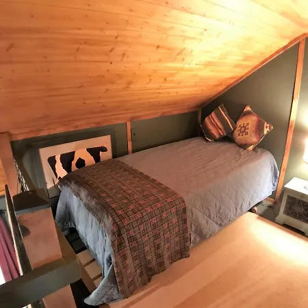 Hyde Hollow Cabin-2